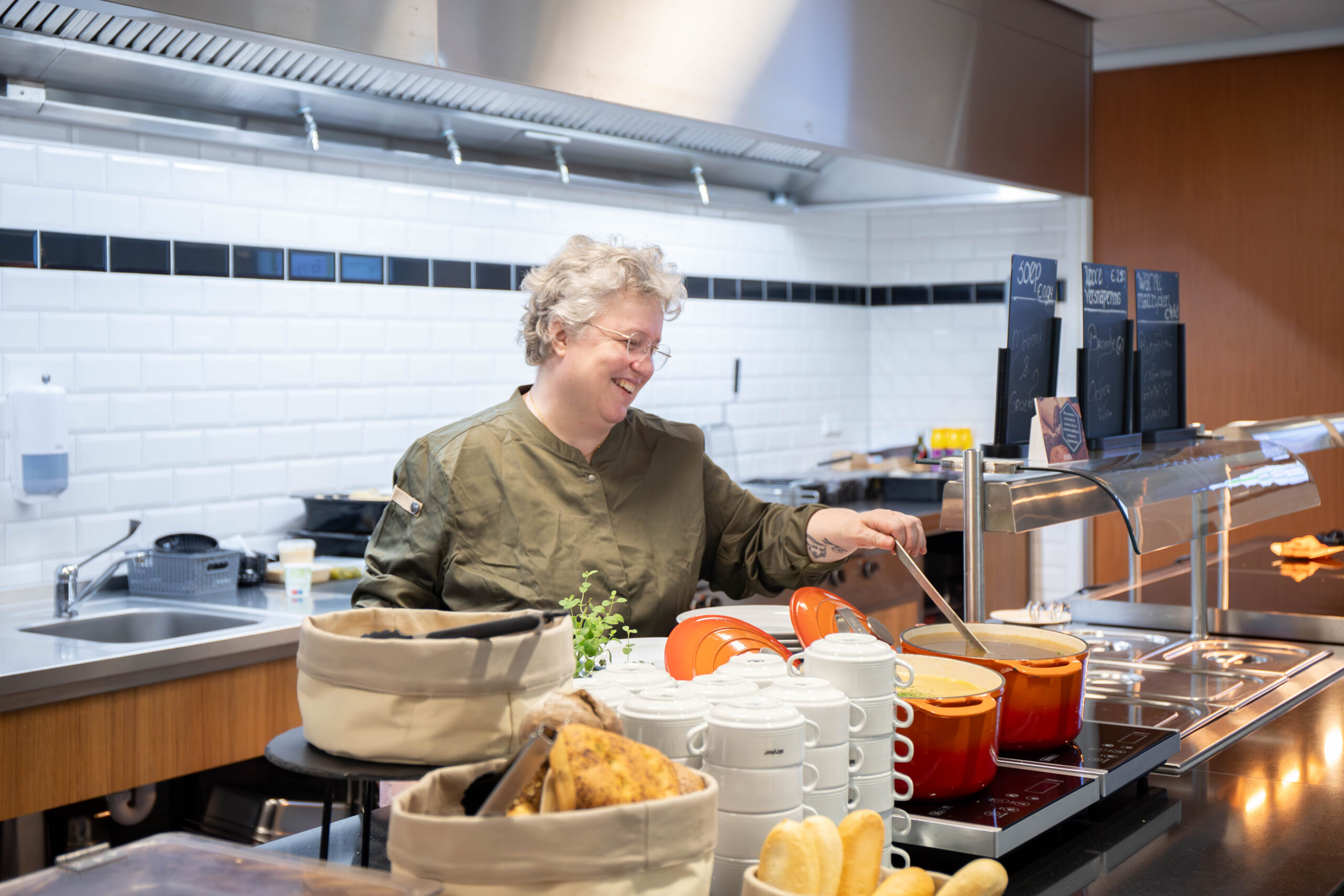 PURA bedrijfsrestaurant medewerkerster