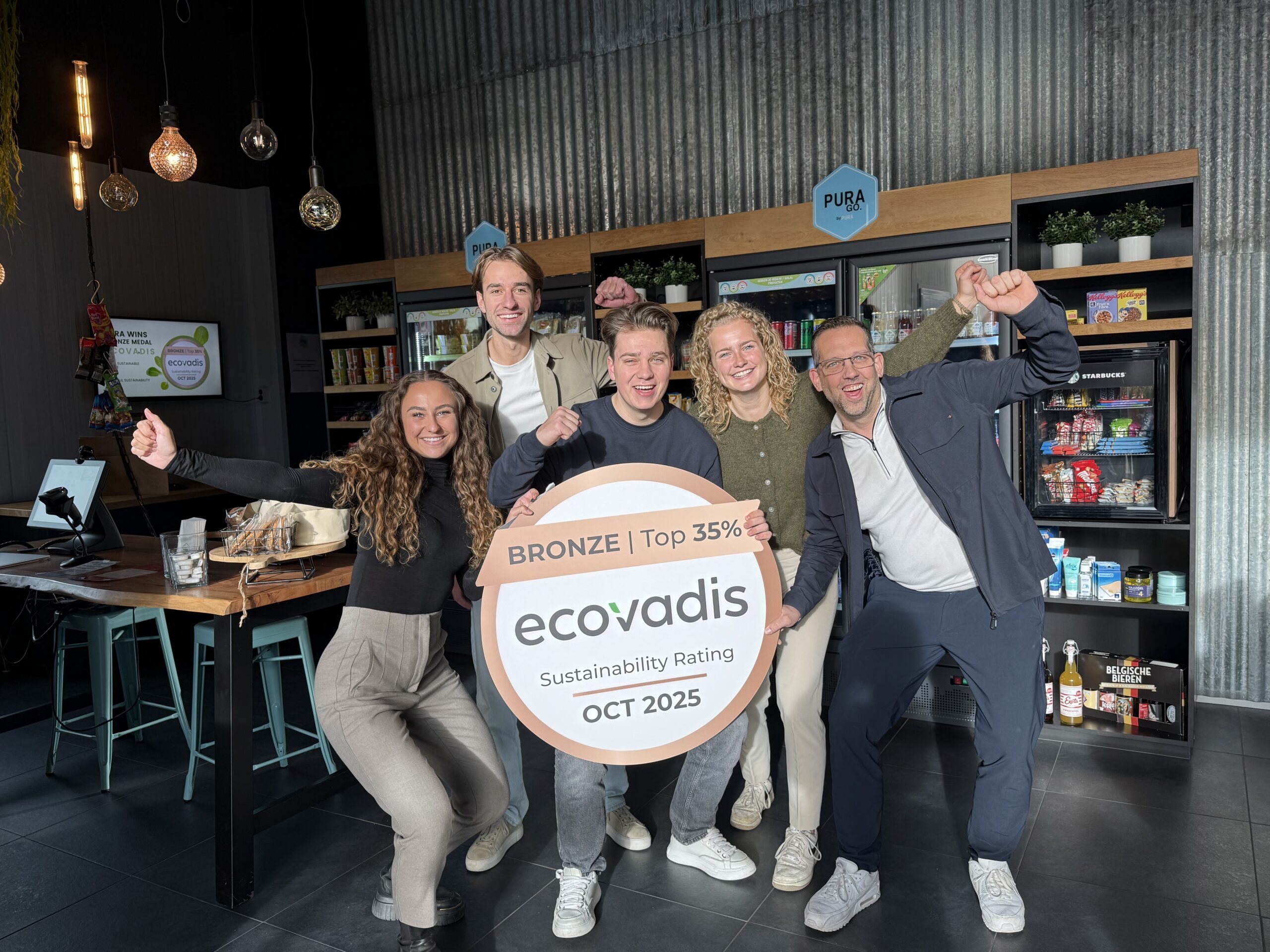 PURA Catering team met Ecovadis medaille